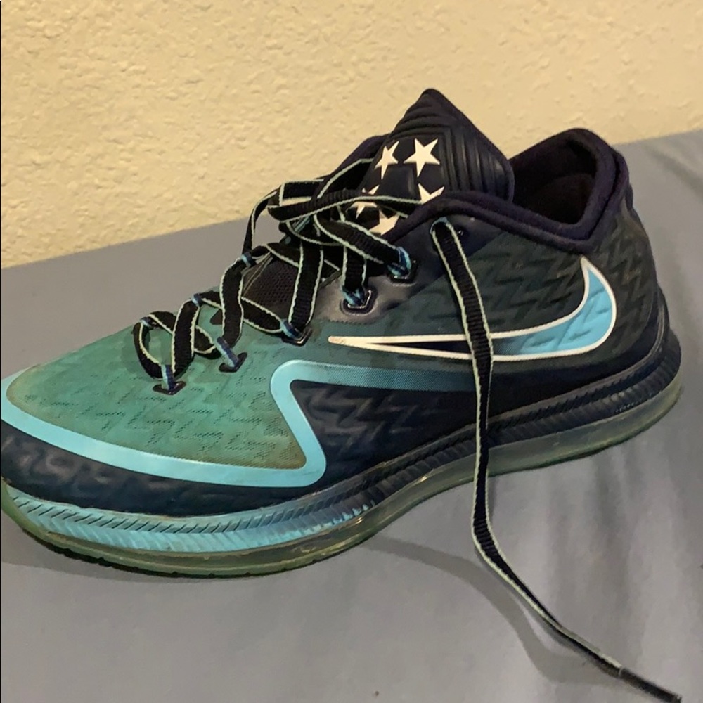 Nike field general 2 men’s size 8 with box